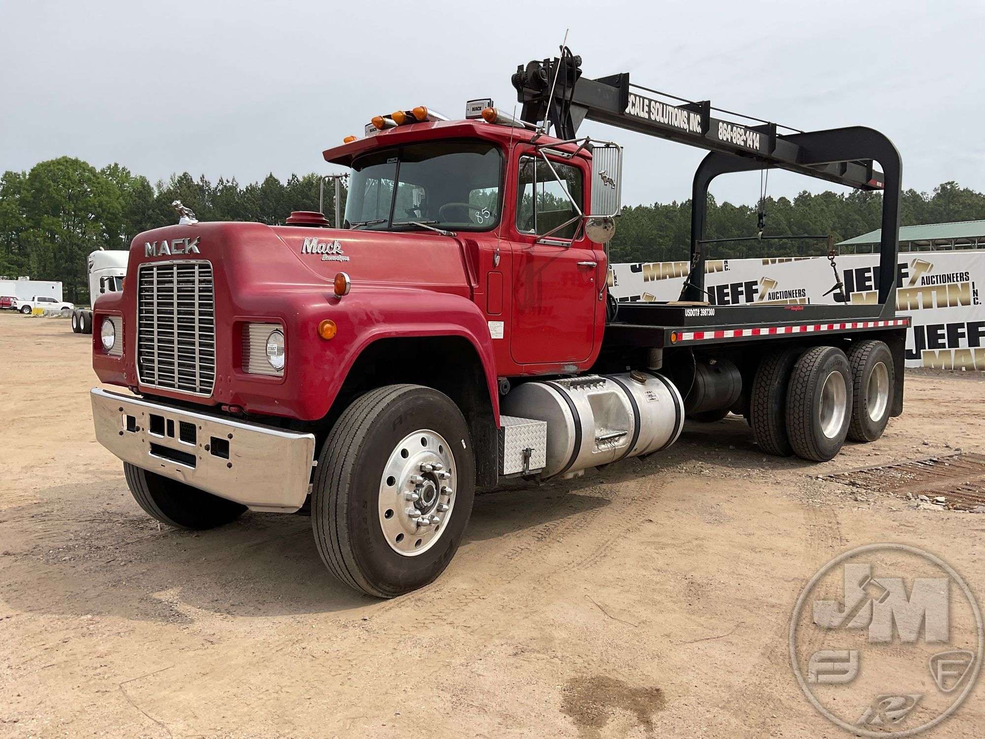1985 MACK R686ST 5000 CRANE TRUCK VIN: 1M2N179C9FA001350 - Jeff