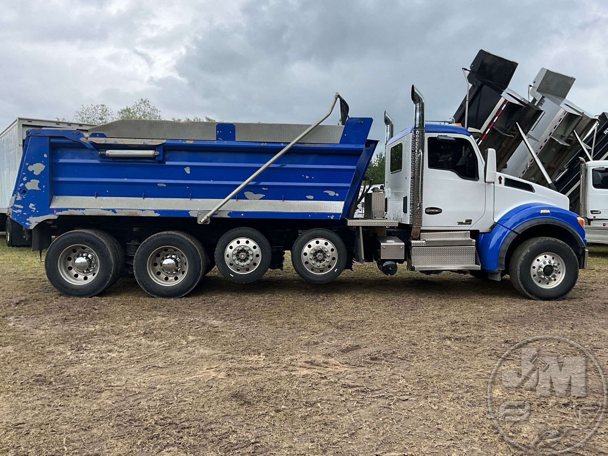 2021 KENWORTH T880 QUAD AXLE DUMP TRUCK VIN