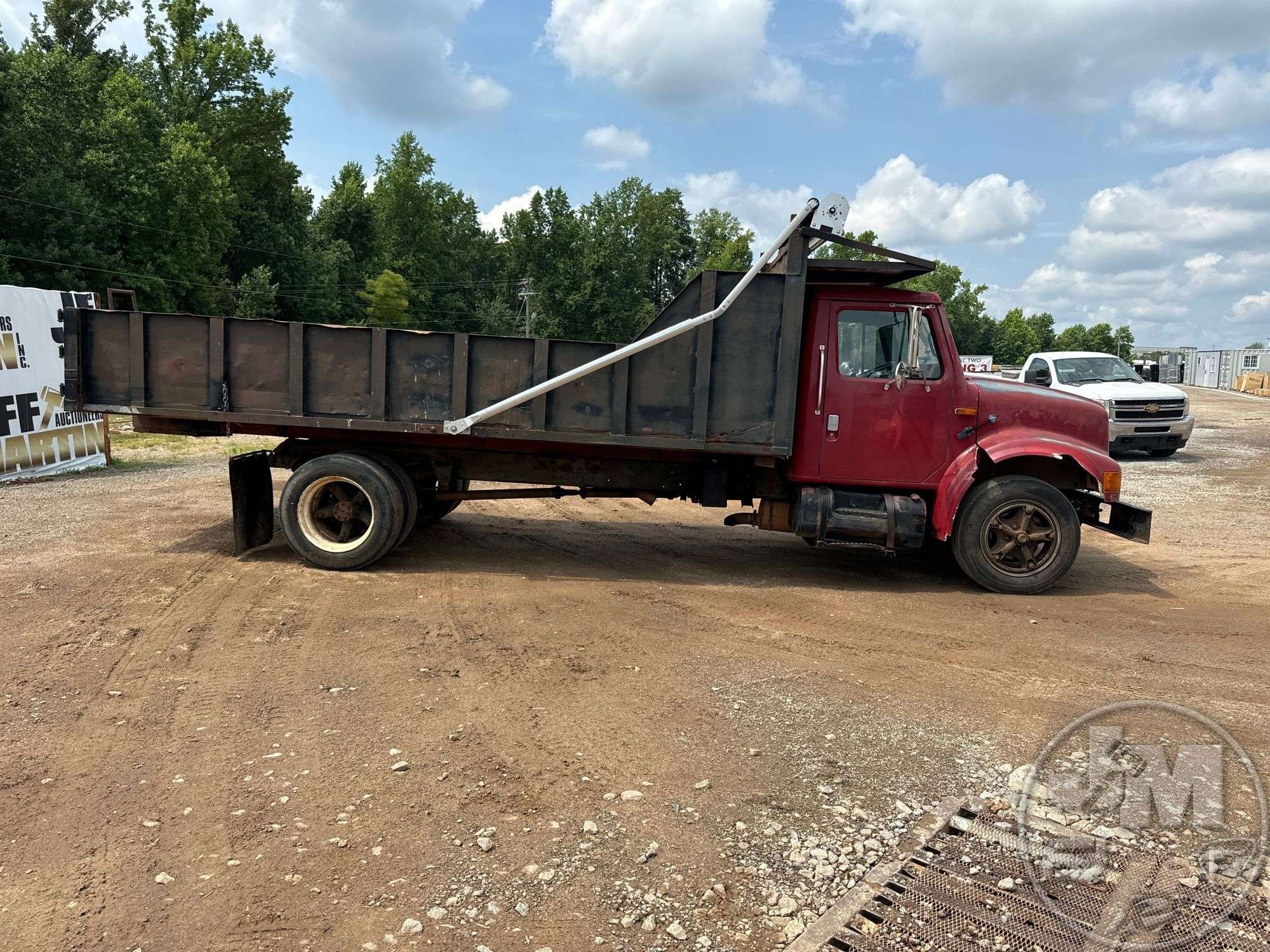 1991 INTERNATIONAL 4600 SINGLE AXLE DUMP TRUCK VIN