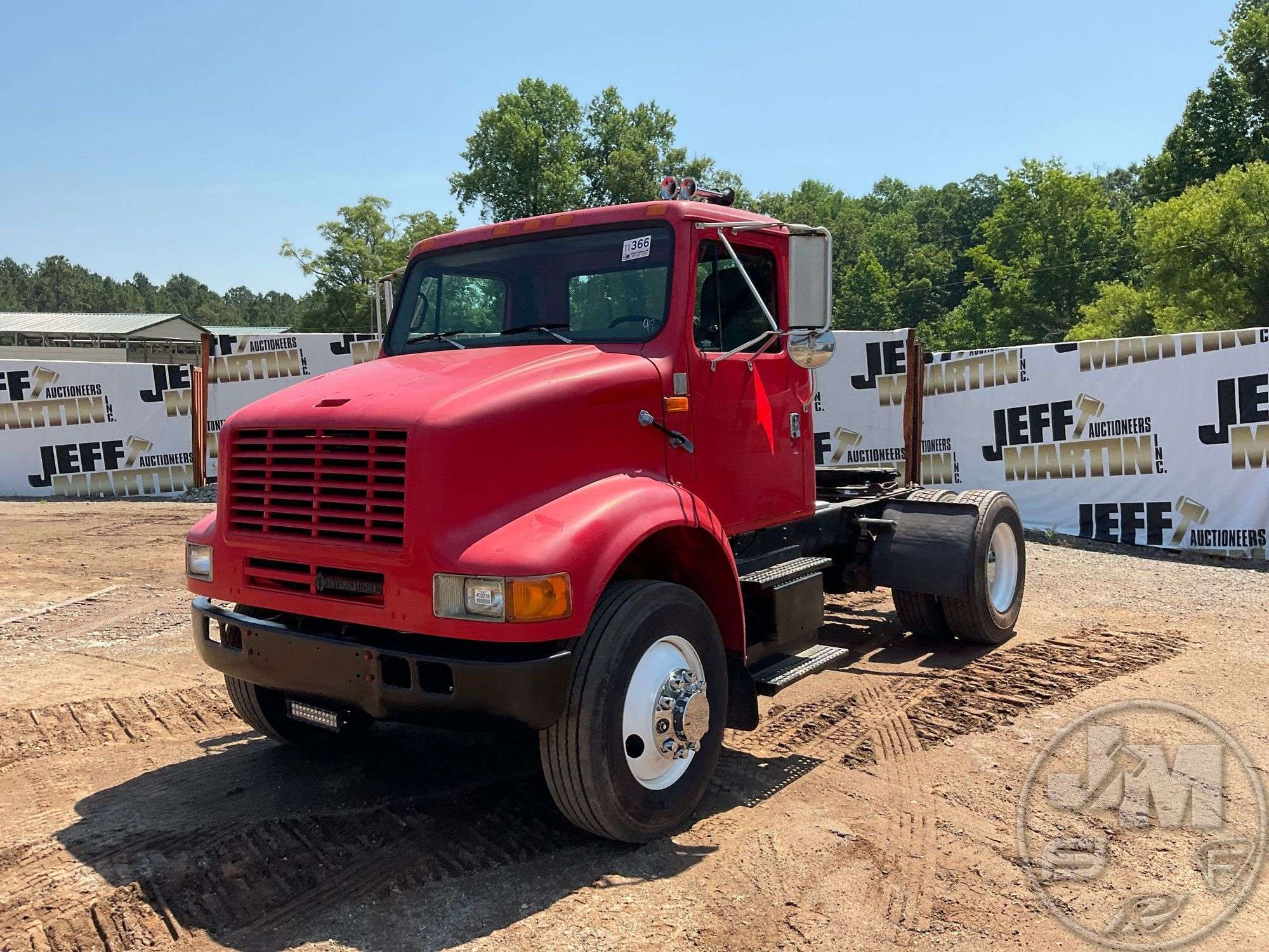 1997 INTERNATIONAL 8100 SINGLE AXLE DAY CAB TRUCK TRACTOR