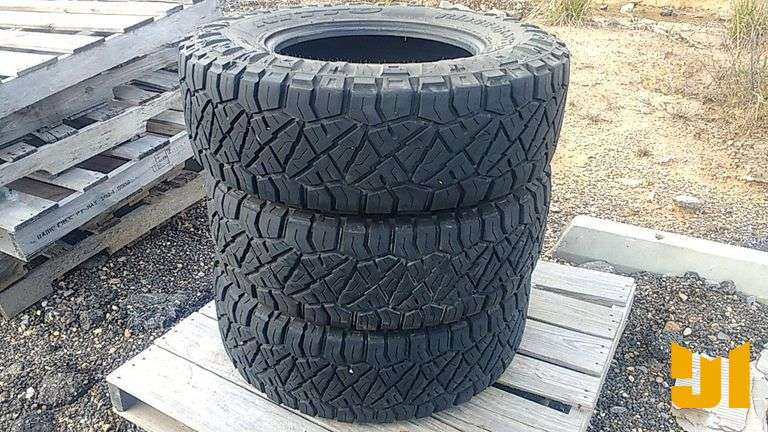 NITTO RIDGE GRAPPLER 285/75R18 - Jeff Martin Auctioneers, Inc.