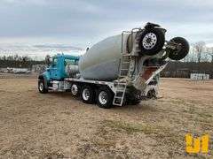 2017 MACK GU (GRANITE) QUAD AXLE REAR DISCHARGE MIXER TRUCK VIN: 1M2AX04C2HM036972