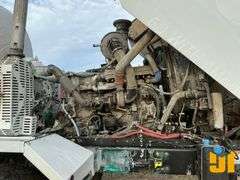 2014 OSHKOSH S. SERIES TRI-AXLE FRONT DISCHARGE MIXER TRUCK VIN: 10TAFLGF5ES770894