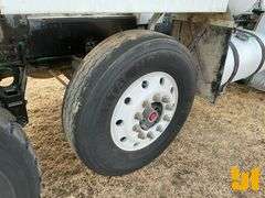 2014 OSHKOSH S. SERIES TRI-AXLE FRONT DISCHARGE MIXER TRUCK VIN: 10TAFLGF5ES770894