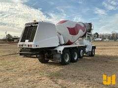 2014 OSHKOSH S. SERIES TRI-AXLE FRONT DISCHARGE MIXER TRUCK VIN: 10TAFLGF5ES770894