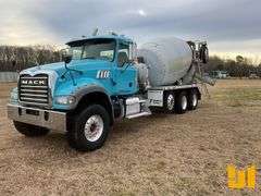 2017 MACK GU (GRANITE) QUAD AXLE REAR DISCHARGE MIXER TRUCK VIN: 1M2AX04C2HM036972