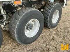 2014 OSHKOSH S. SERIES TRI-AXLE FRONT DISCHARGE MIXER TRUCK VIN: 10TAFLGF5ES770894