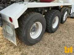 2014 OSHKOSH S. SERIES TRI-AXLE FRONT DISCHARGE MIXER TRUCK VIN: 10TAFLGF5ES770894