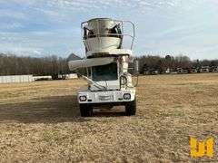 2014 OSHKOSH S. SERIES TRI-AXLE FRONT DISCHARGE MIXER TRUCK VIN: 10TAFLGF5ES770894