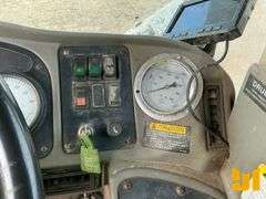 2014 OSHKOSH S. SERIES TRI-AXLE FRONT DISCHARGE MIXER TRUCK VIN: 10TAFLGF5ES770894