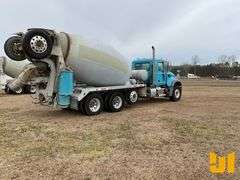 2017 MACK GU (GRANITE) QUAD AXLE REAR DISCHARGE MIXER TRUCK VIN: 1M2AX04C2HM036972