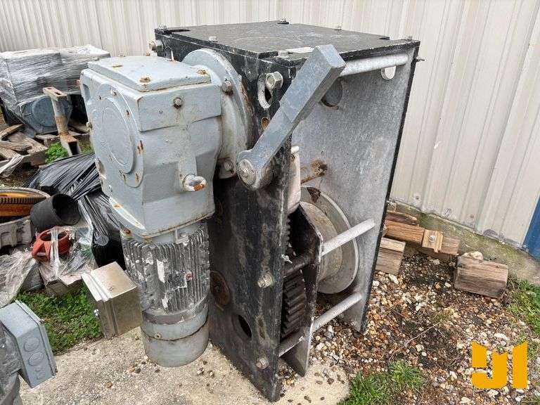 NABRICO DF-1-40-11L 40 TON UPRIGHT ELECTRIC WINCH SN: 0621201510