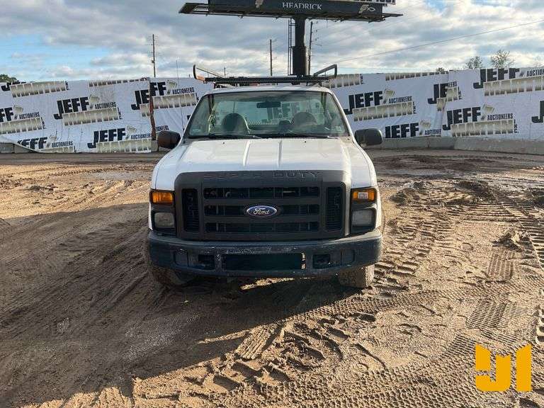 2008 FORD F-250 SUPER DUTY XL REGULAR CAB 4X2 PICKUP VIN: 1FTNF20588ED85902