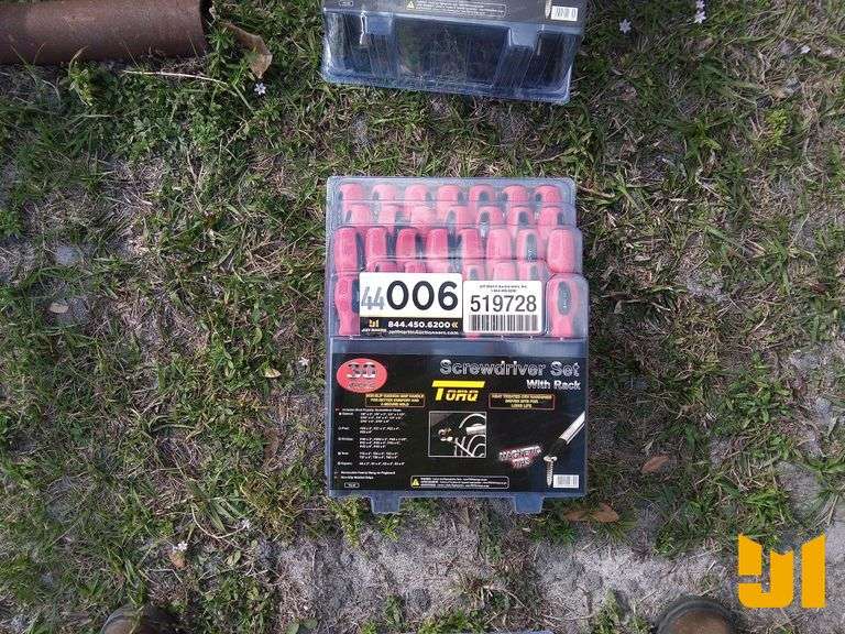 30 PC TORQ SCREWDRIVER SET W/ STORAGE RACK