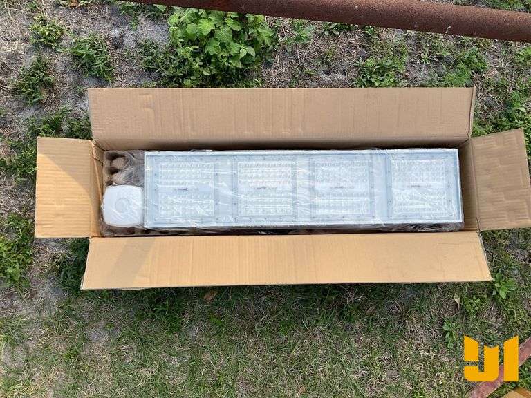 150 WATT LED WAREHOUSE LIGHTS W/ MOTION SENSOR