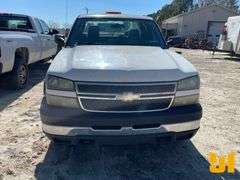2006 CHEVROLET SILVERADO 2500HD DOUBLE CAB 4X4 PICKUP VIN: 1GCHK29D16E266251