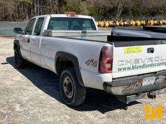 2006 CHEVROLET SILVERADO 2500HD DOUBLE CAB 4X4 PICKUP VIN: 1GCHK29D16E266251