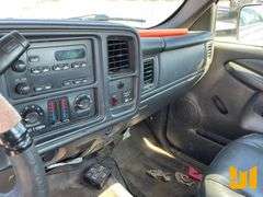 2006 CHEVROLET SILVERADO 2500HD DOUBLE CAB 4X4 PICKUP VIN: 1GCHK29D16E266251