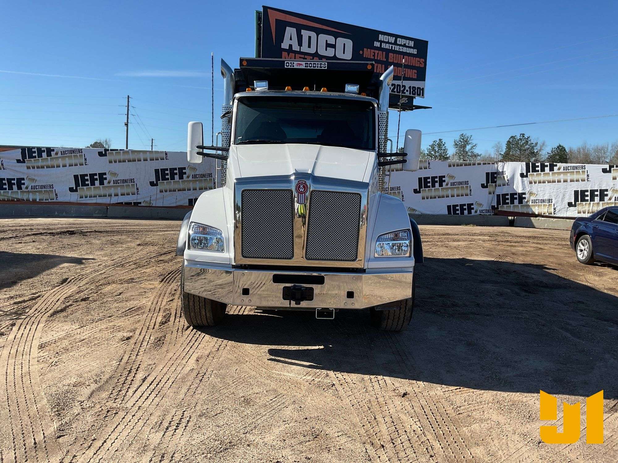 2025 KENWORTH T880 TRI-AXLE DUMP TRUCK VIN