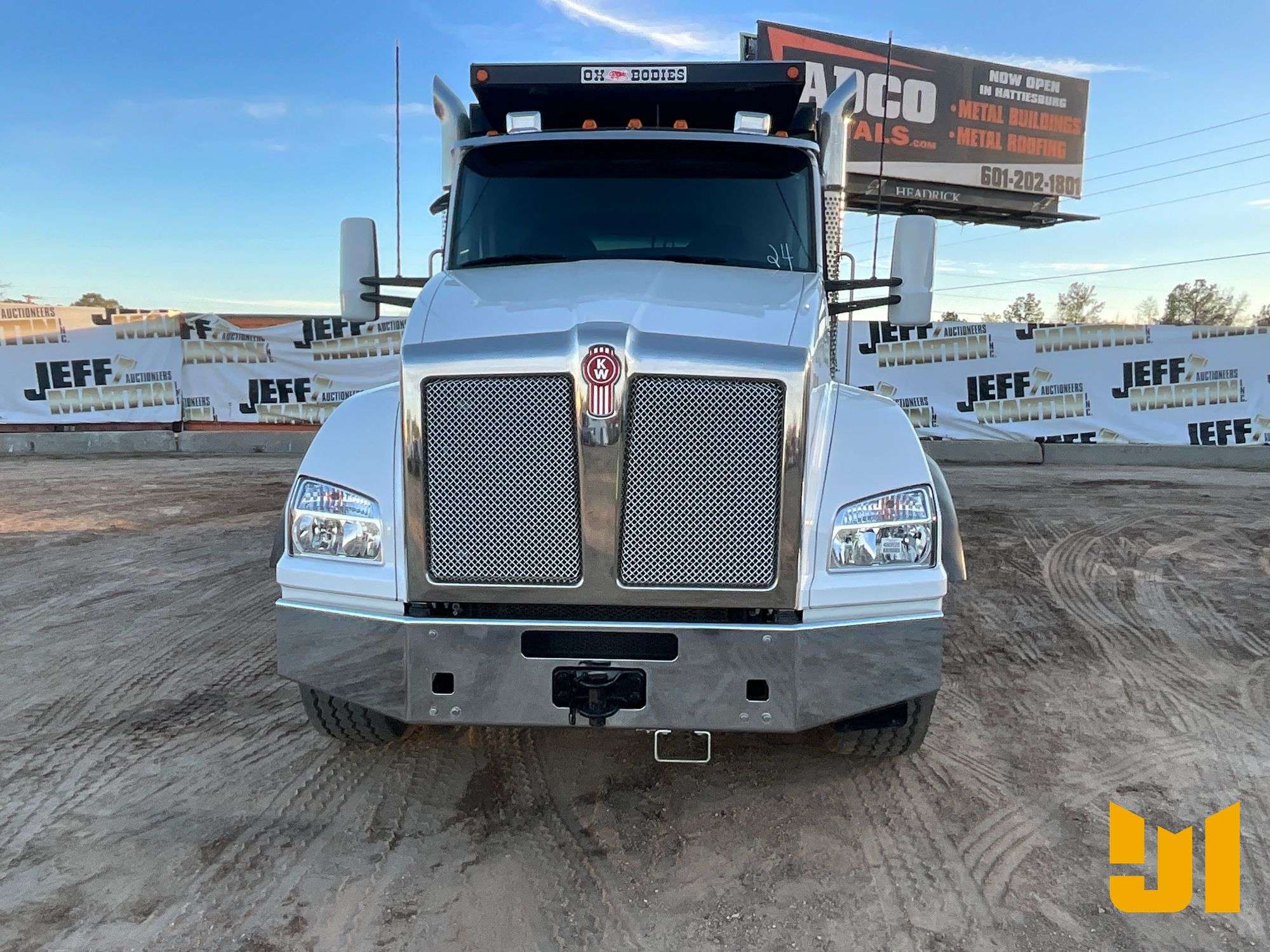 2025 KENWORTH T880 TRI-AXLE DUMP TRUCK VIN