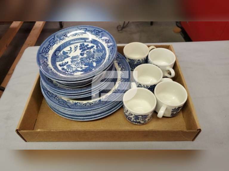 CHURCHILL DISHES - Freije & Freije Auctioneers