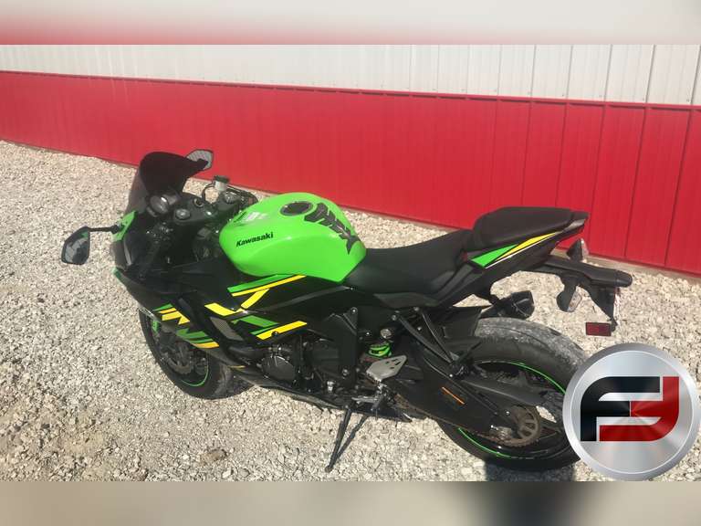 ヨシカ出品 Puig Z Racing Windscreen 2018+ Kawasaki Ninja 400– Motostarz USA