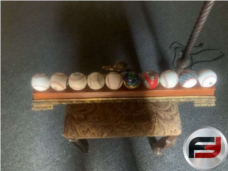 10 COLLECTOR BASEBALLS W/ 32" LONG RACK