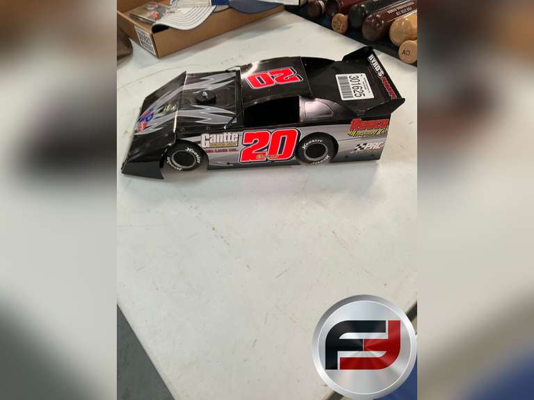 1/8 SCALE JIMMY OWENS METAL SUPER LATE MODEL - Freije & Freije Auctioneers