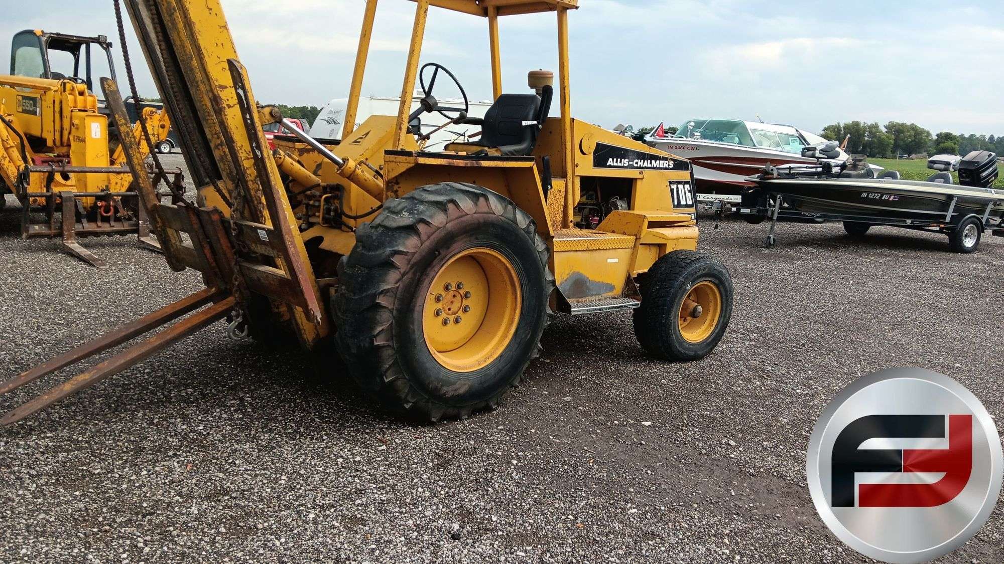 ALLIS CHALMERS 706G ROUGH TERRAIN FORKLIFT SN: 1964 - Freije