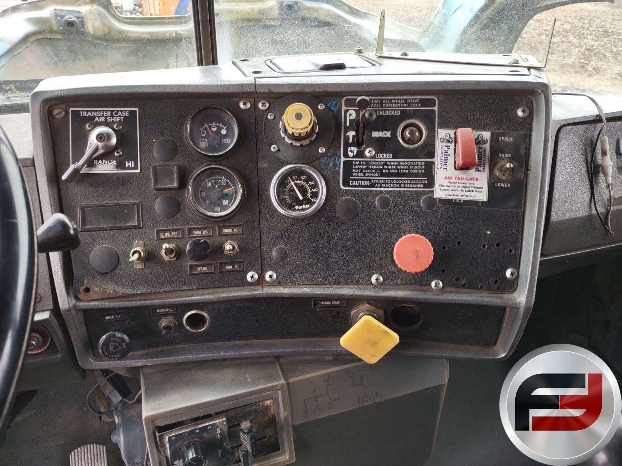 大量まとめ売り！ 1977 MACK DM685 Dump Truck - J.M. Wood Auction Company, Inc.