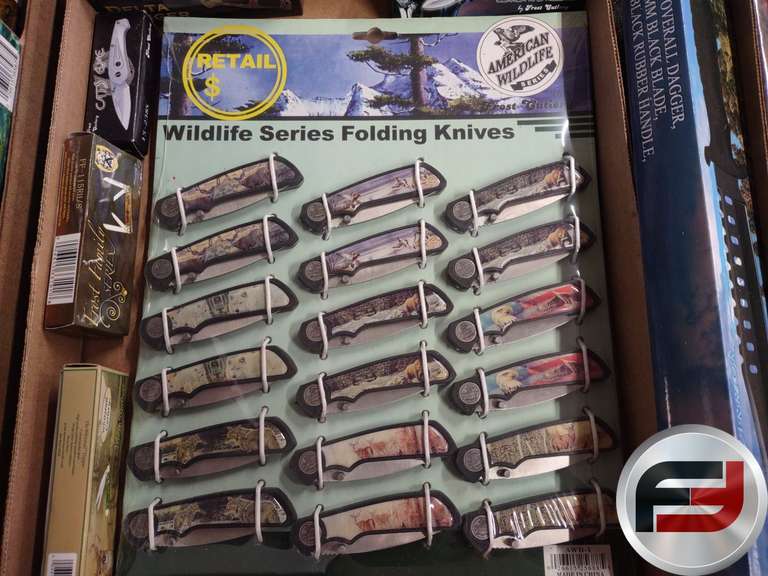 FLAT OF KNIVES 8 FOLDING 1 FIXED BLADE AND A