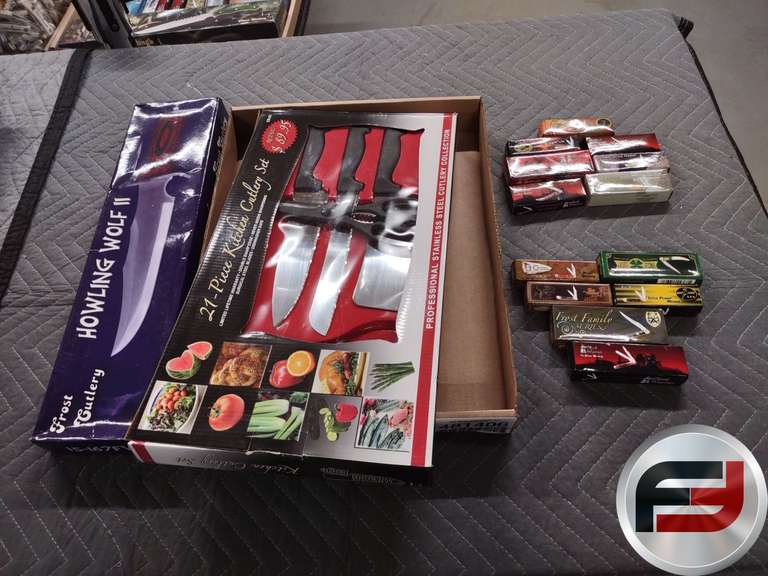 FLAT OF KNIVES, 13 FOLDING KNIVES, 1 FIXED BLADE AND
