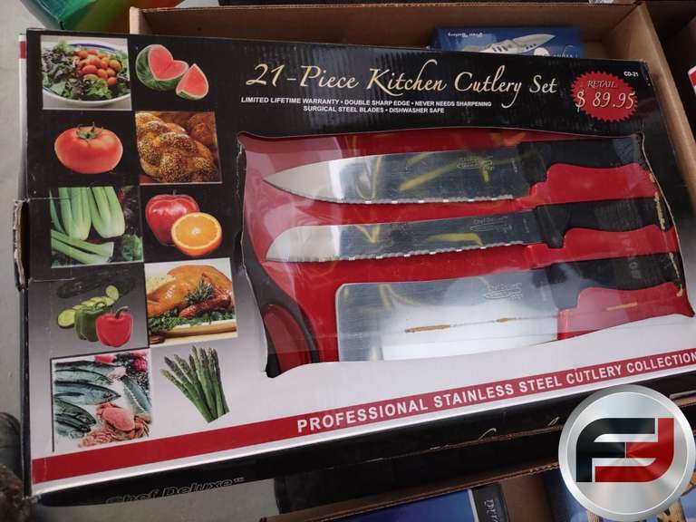 FLAT OF KNIVES, 21-PIECE KITCHEN CUTLERY SET, 3 FOLDING KNIVES,