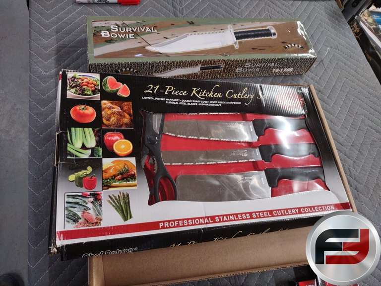 FLAT OF KNIVES, 8 FOLDING KNIVES, 1 FIXED BLADE AND