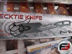 FLAT OF KNIVES 8 FOLDING AND A 10PCS STEAK KNIFE