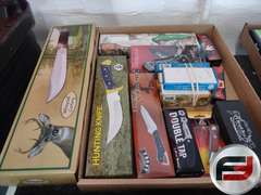 FLAT OF KNIVES, 4 FIXED BLADE KNIVES, 10 FOLDING KNIVES