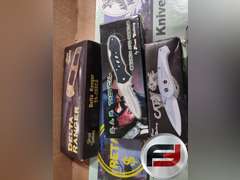 FLAT OF KNIVES 8 FOLDING 1 FIXED BLADE AND A