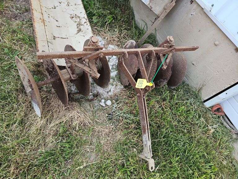 Small garden tractor disc. Kramer Auction LLC