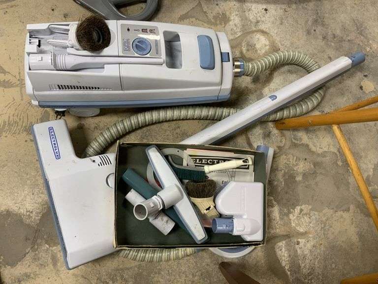 Electrolux vacuum Legacy Auction Company