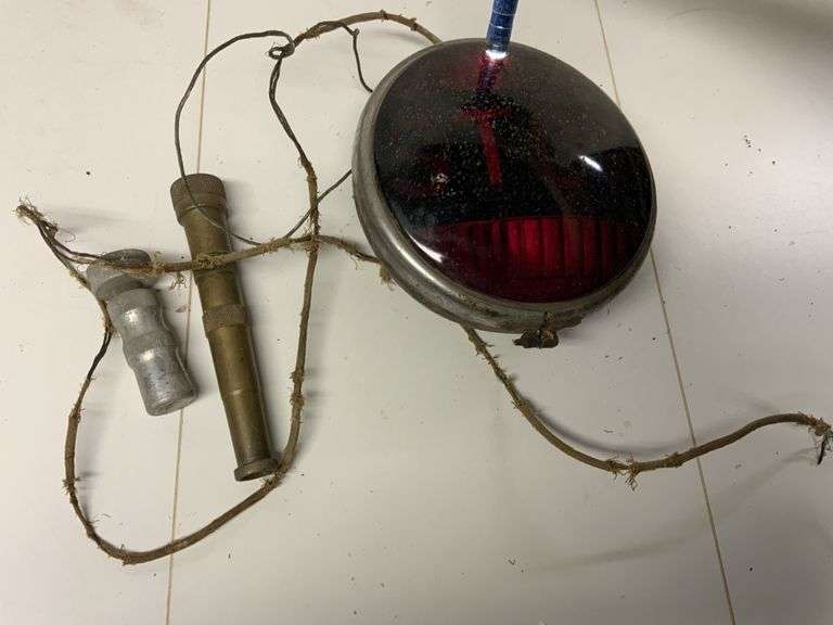 Antique stop light Legacy Auction Company