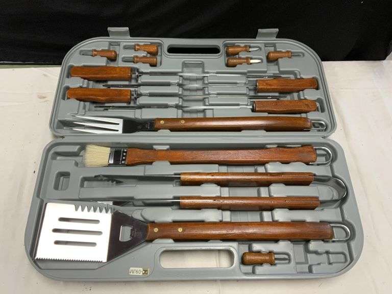 Grilling set Legacy Auction Company