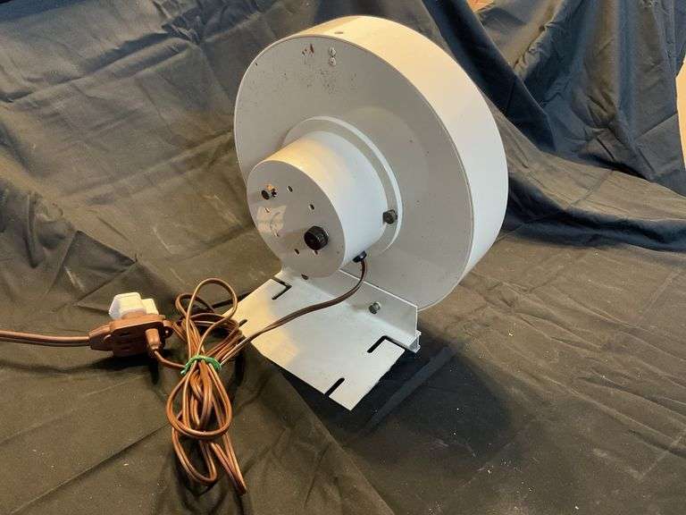 1961 Schlitz back bar clock Legacy Auction Company