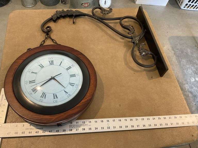 Clock with hanger bracket Legacy Auction Company