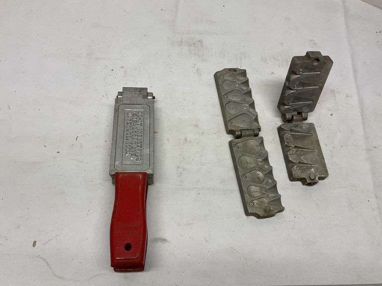 Doit mold, molds Legacy Auction Company