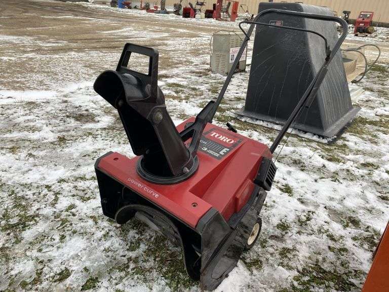 Toro 1000 E snowblower, runs great! Legacy Auction Company