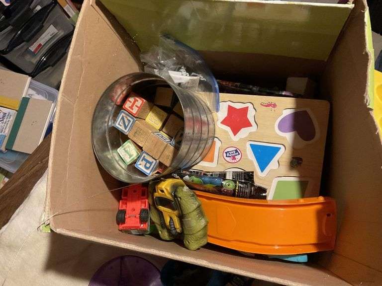Miscellaneous toys - Legacy Auction Company