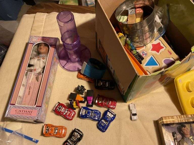 Miscellaneous toys - Legacy Auction Company