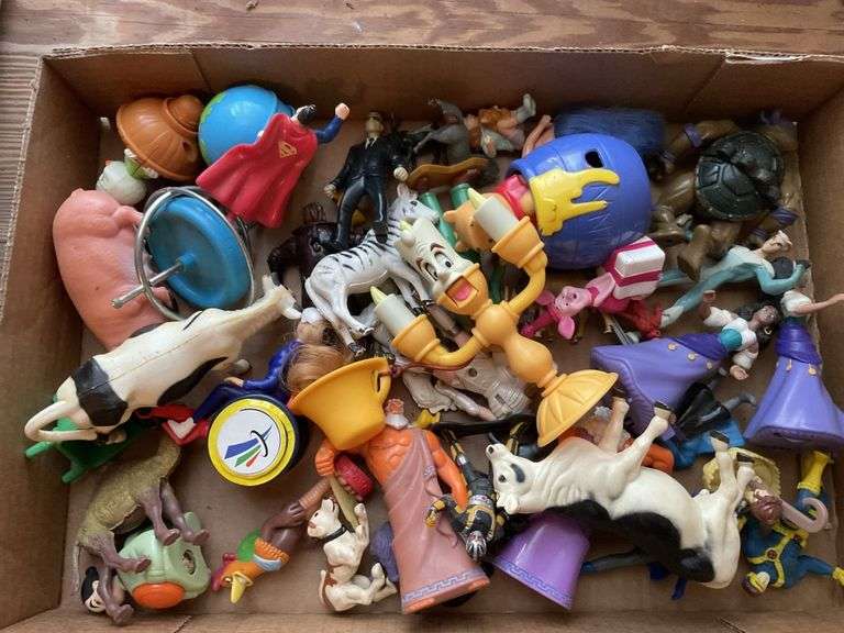 Flat of miscellaneous toys - Legacy Auction Company