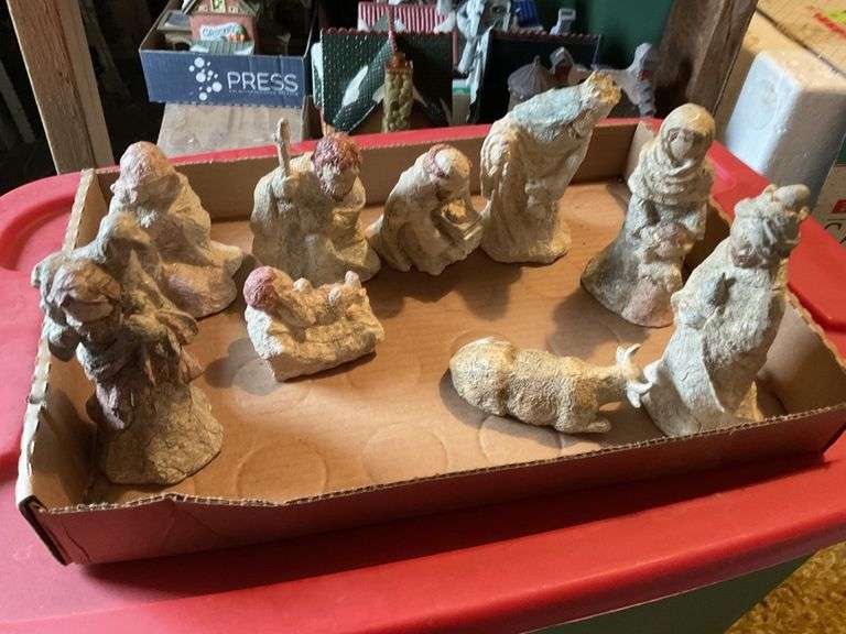 Nativity set Legacy Auction Company