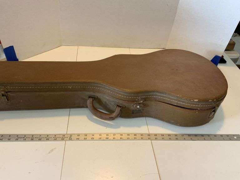 Gibson electric guitar, no strings Legacy Auction Company